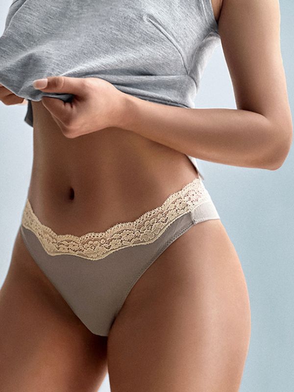 ZASUWA Damen-Sporthöschen aus Modalstoff mit Spitze 