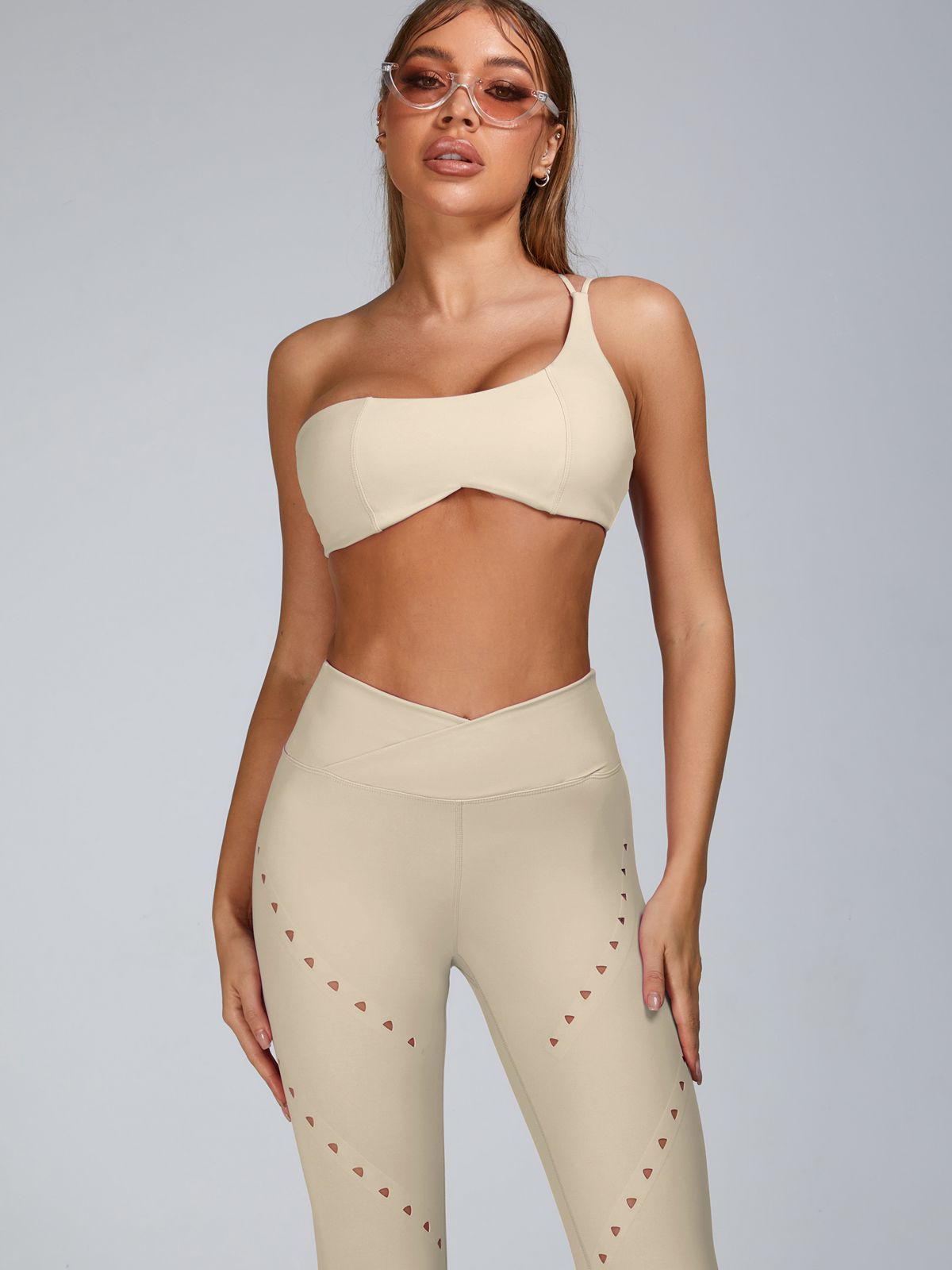 Cutout Tailoring Sports Bras